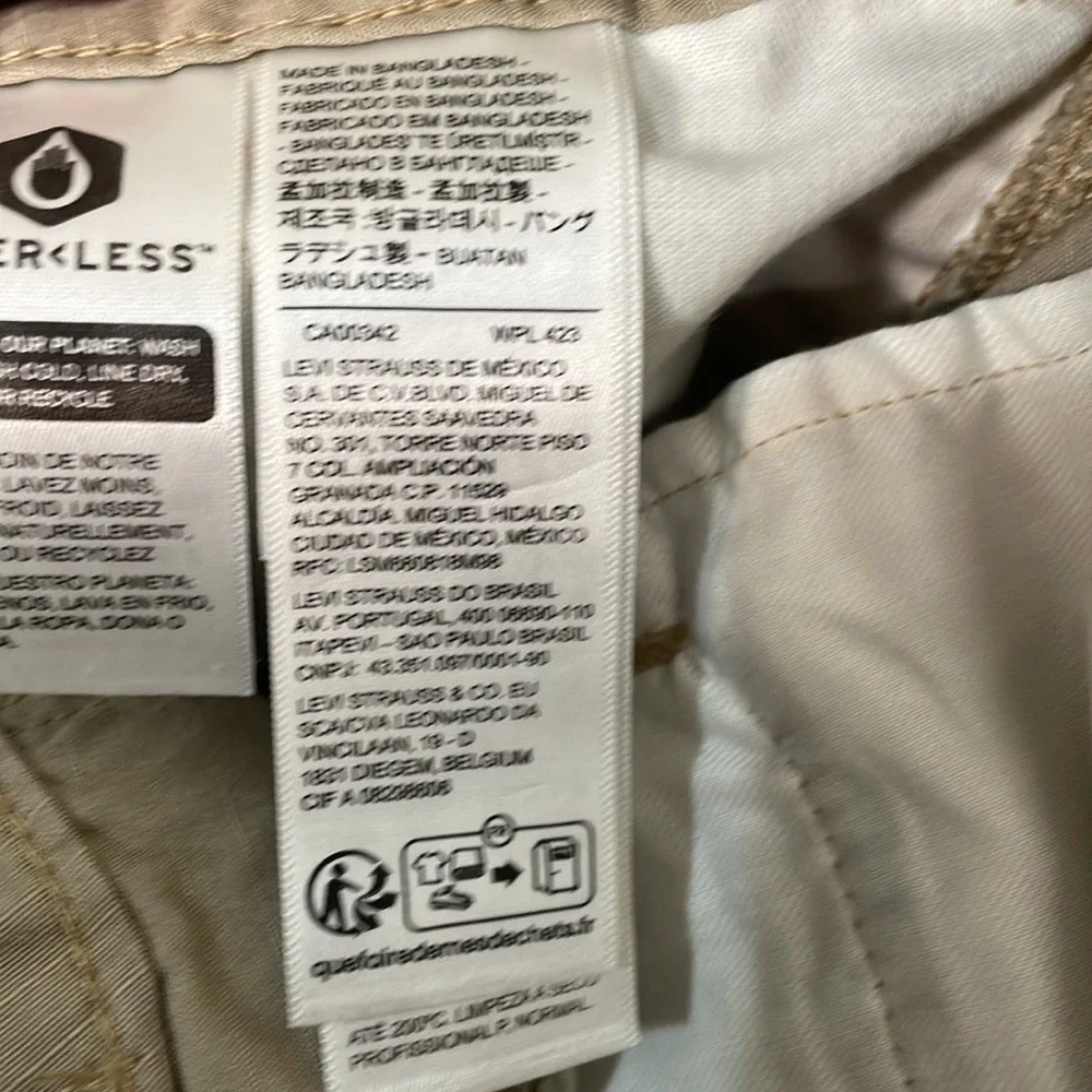 Levi Strauss & Co Mens Cargo‎ Shorts Khaki Tan Size 34x9.5 Utility Pockets
